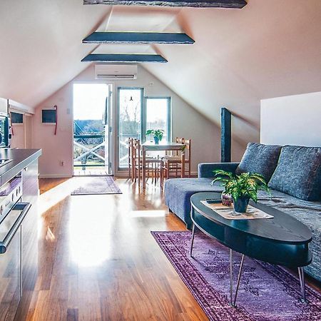 Cozy Apartment In Klintehamn With Wifi Экстерьер фото